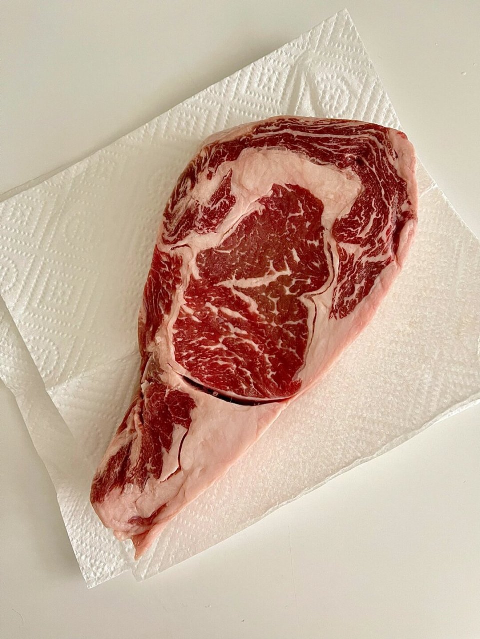 烤厚切肉眼牛排 鲜嫩多汁 厨房零油烟 平时煎牛排油烟太重了,今天用