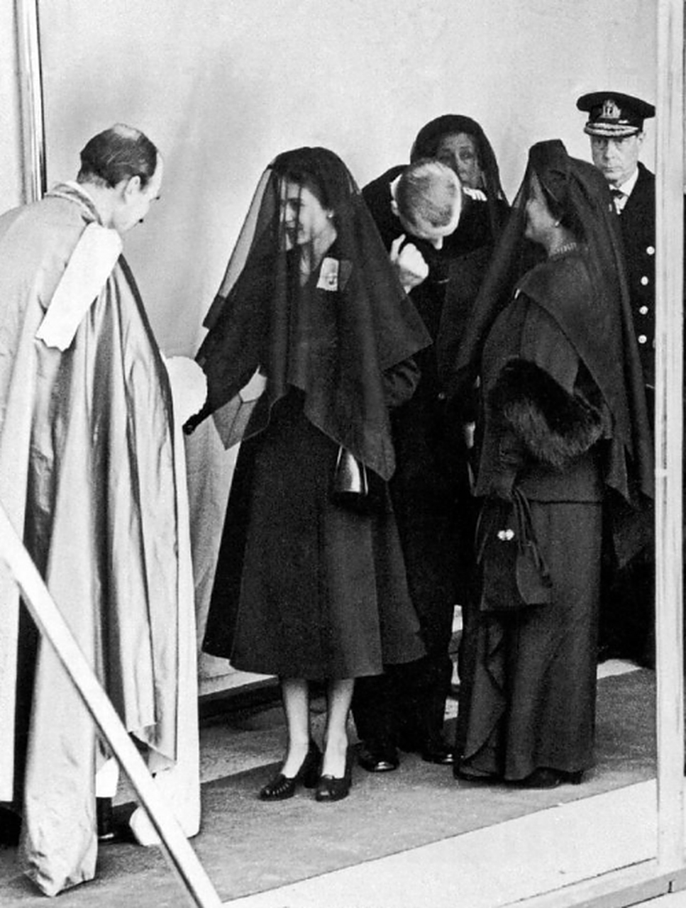 1952年2月15日,王室给乔治六世举办了一场盛大的葬礼.