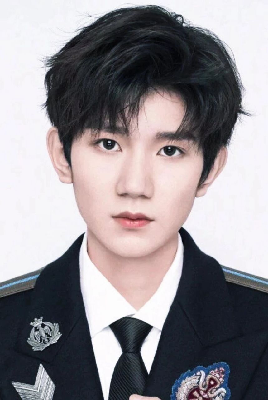 哇塞,今天有眼福了!98 这里竟然有9位当红男星的证件照大集合!