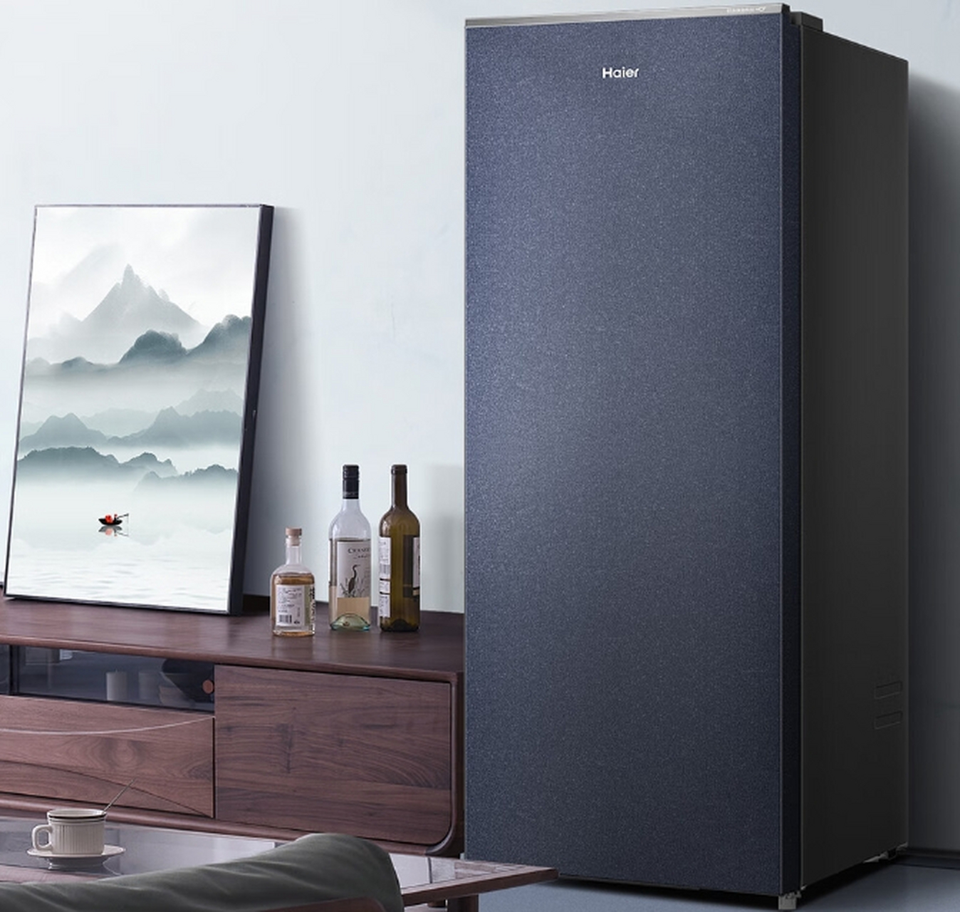 海尔208升立式冰柜为有特殊存储需求的家庭提供新选择,具备大容量