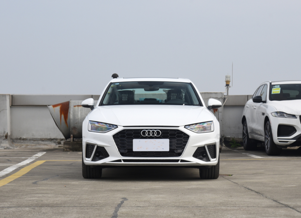 裸车超32万!落地不到29万!24款奥迪a4l 40tfsi时尚动感到店实拍