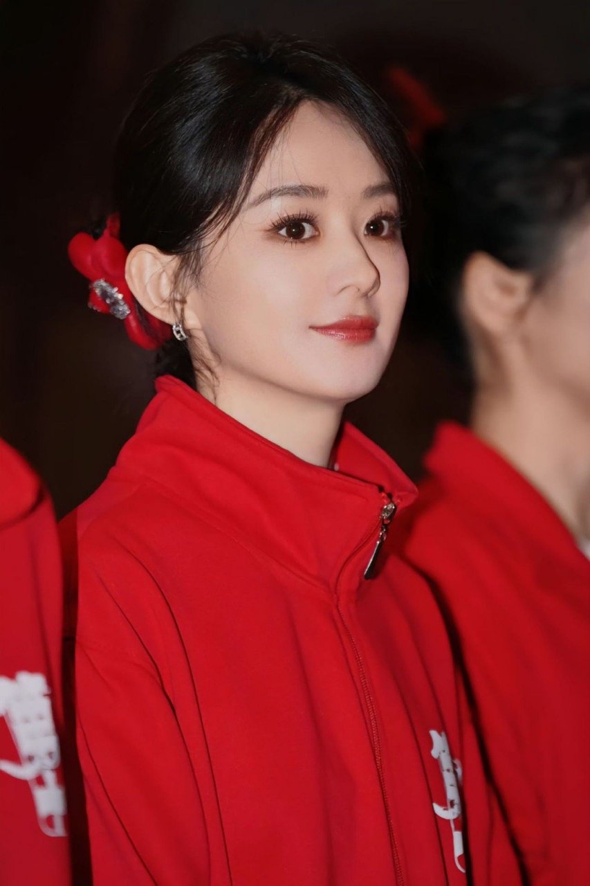 发文集龍卡瓜分百万现金#   赵丽颖红衣妆造盘点 红衣与赵丽颖的适配