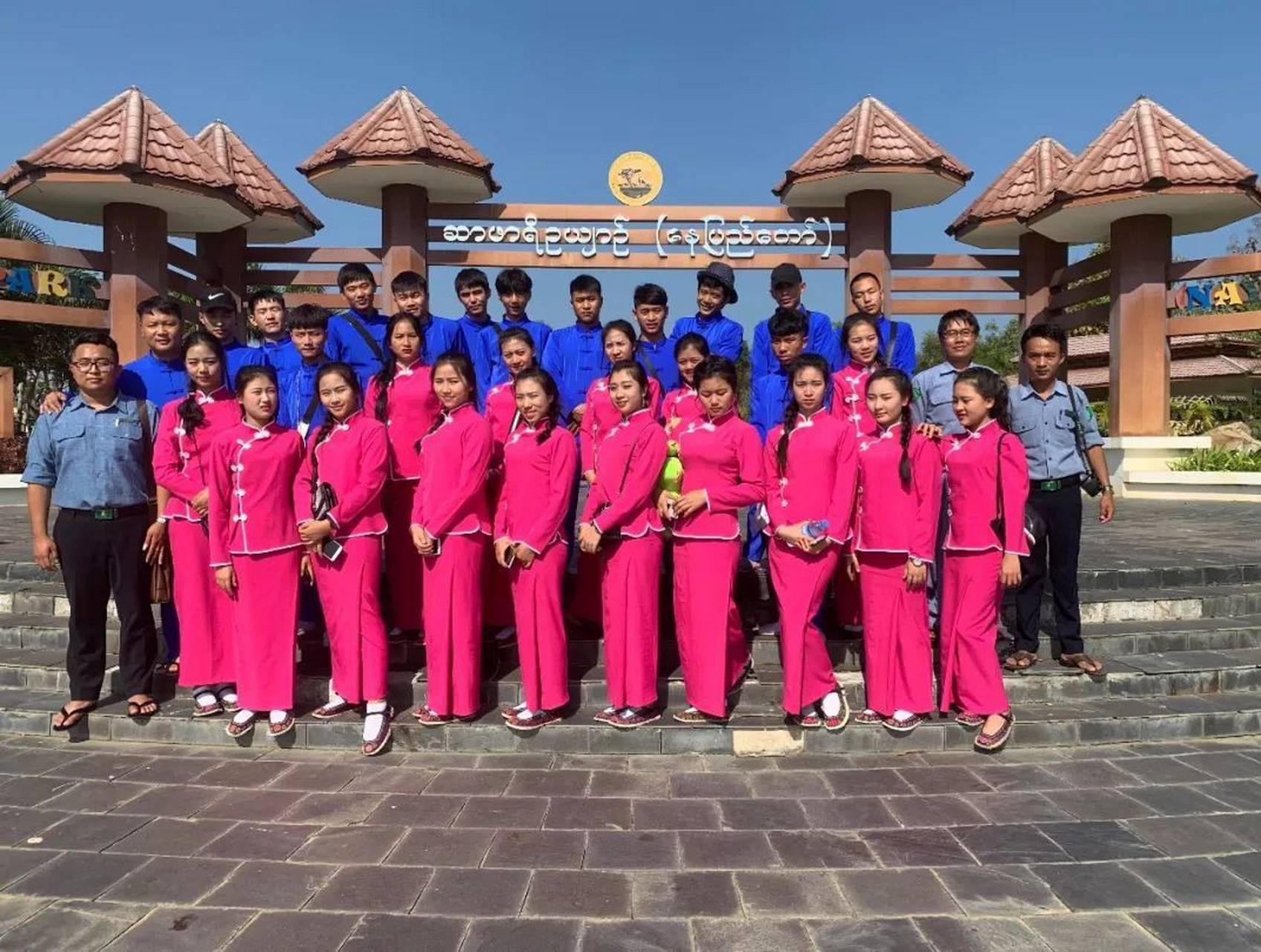 果敢风云之"果敢族" 紧邻我国云南的缅甸果敢地区,生活着这样一群人