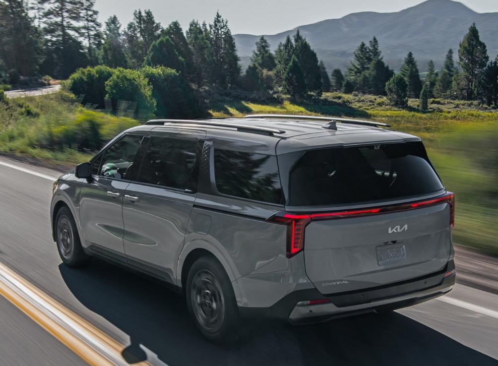 起亚又开始发力了!v6引擎爆发290马力,顶配34.09万,对标gl8