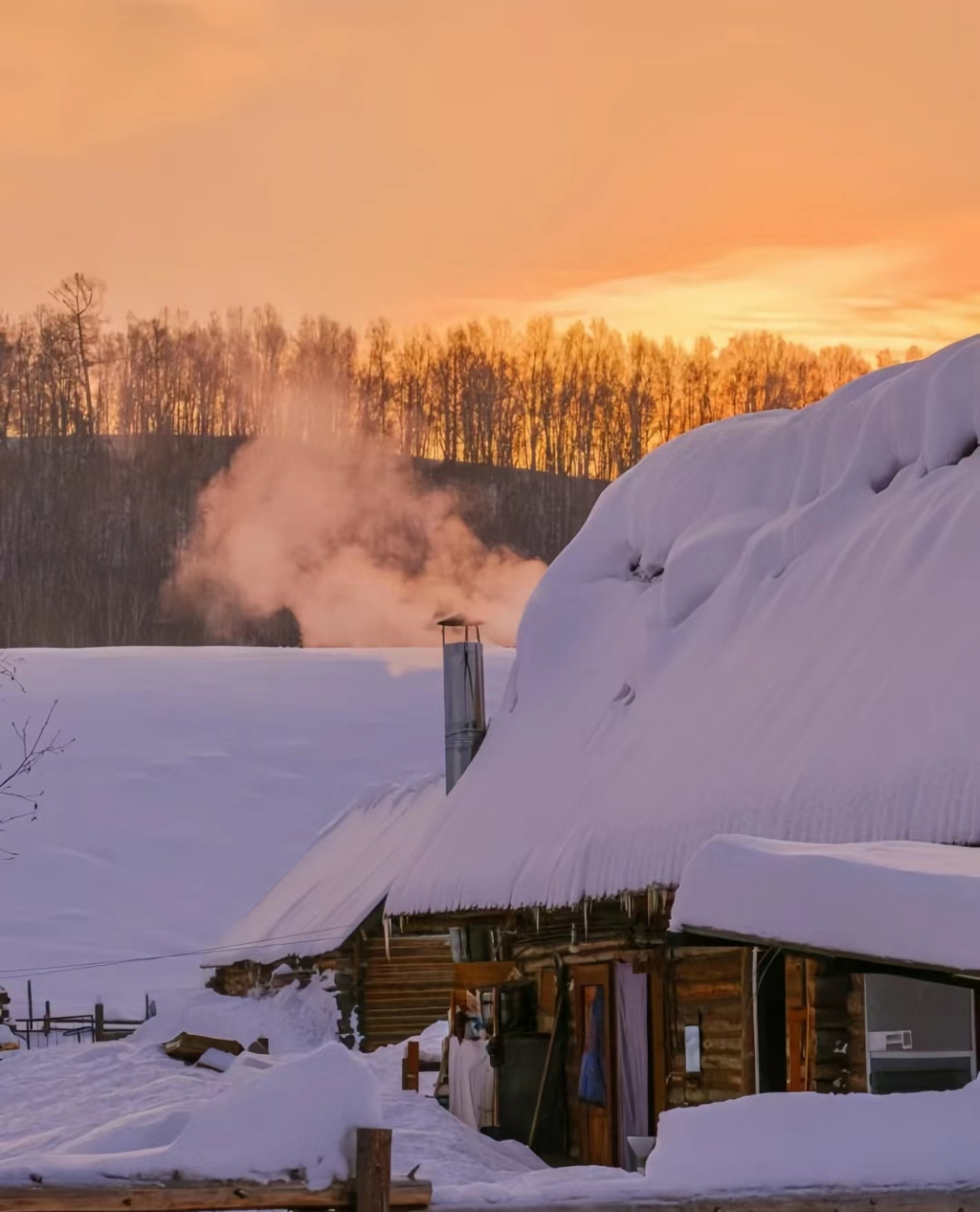 后悔没太早来新疆,这是我见过冬日最美的风景,冬天的禾木风景很壮观