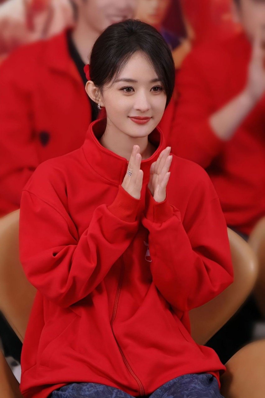 发文集龍卡瓜分百万现金#   赵丽颖红衣妆造盘点 红衣与赵丽颖的适配