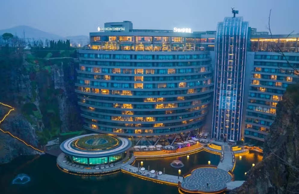 上海佘山深坑酒店夜景独特的魅力吸引无数游客