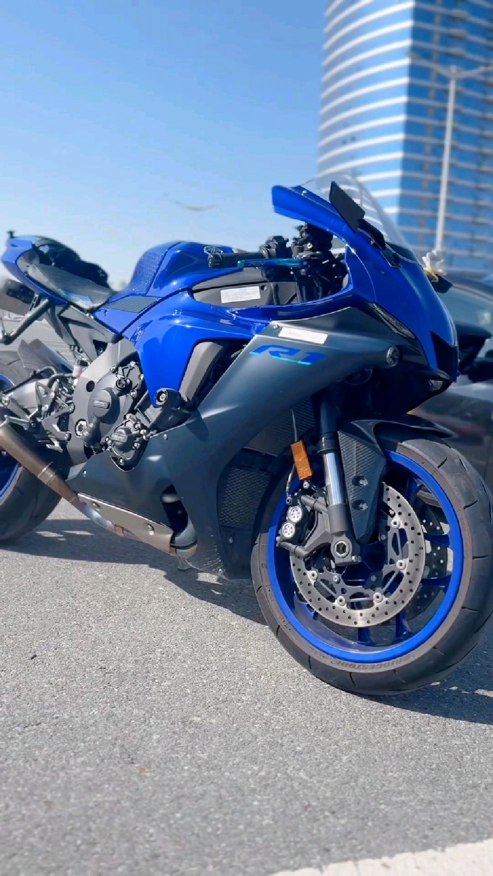 蓝色的雅马哈r1回头率怎么样