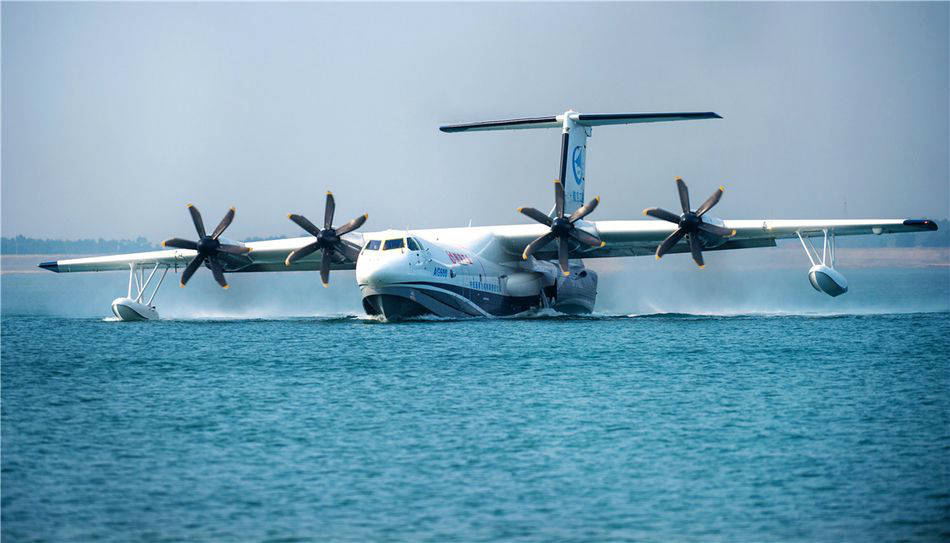 海南表示:来年游客水上飞机返程.今年春节海南游客很"揪心"