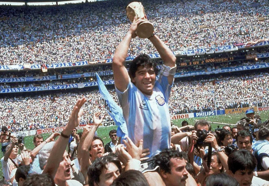 回顾马拉多纳能为阿根廷捧回世界杯可是谁能为阿根廷赢回马岛呢