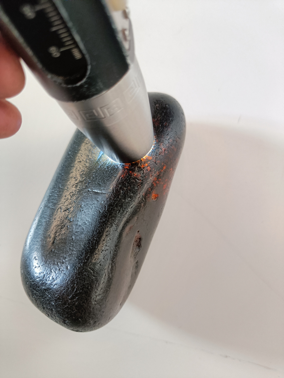 精品乌鸦皮大玛瑙,实物漂亮,品相好.把件,规格11*5*4.5厘米,重量442.