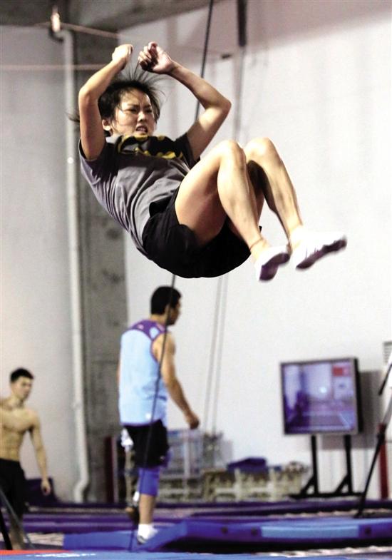 回顾3岁被亲生父母抛弃20岁斩获22个世界冠军母亲却后悔想认亲