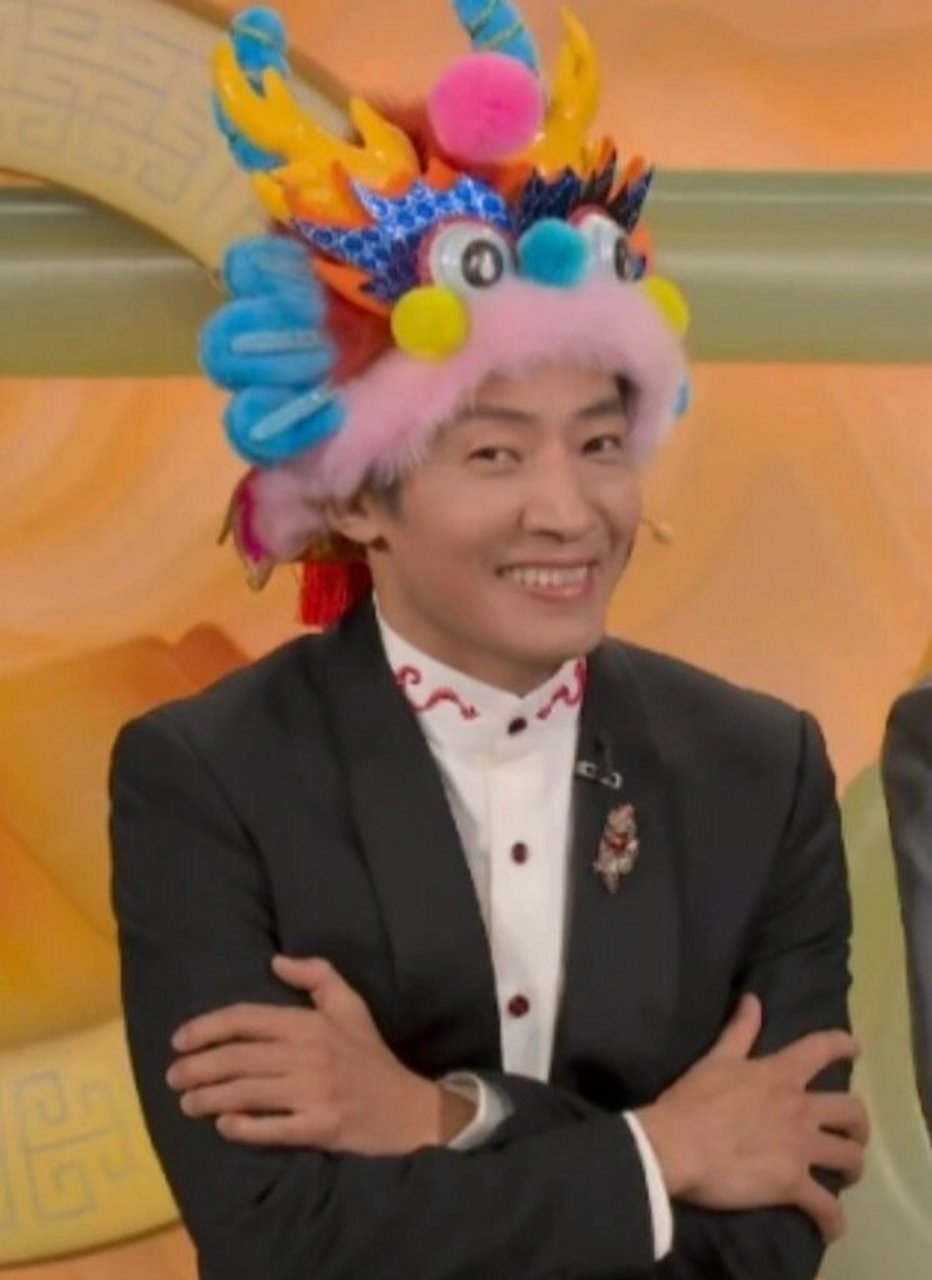 每年的吉祥物头套都让小撒戴 太可爱了叭期待一下