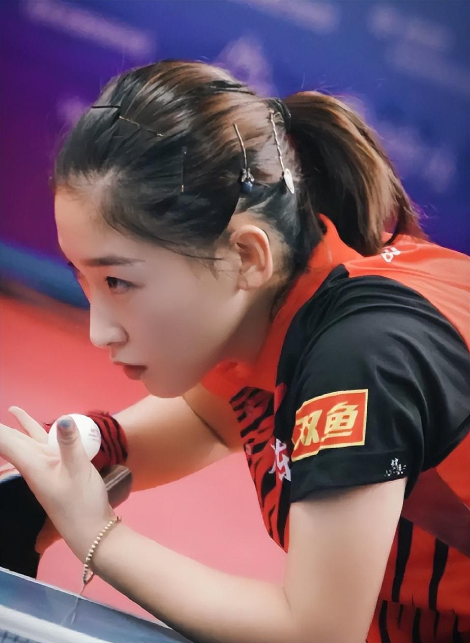 33岁刘诗雯大秀傲人身材,生活规律定期锻炼,相貌越来越好看!