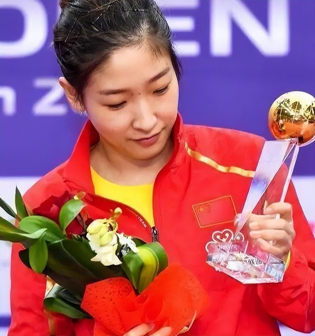 33岁刘诗雯大秀傲人身材,生活规律定期锻炼,相貌越来越好看!