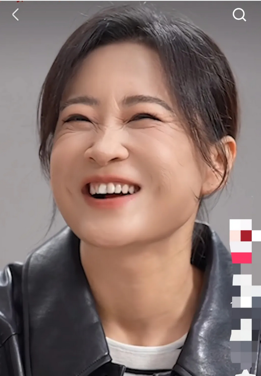 贾玲和沈腾的电影在春节档稳居榜首,而刘德华的《红毯先生》票房惨淡