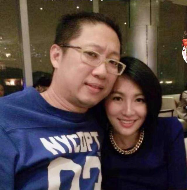 回顾女演员生两娃后拍短视频爆火成为千万粉丝博主年入500万元