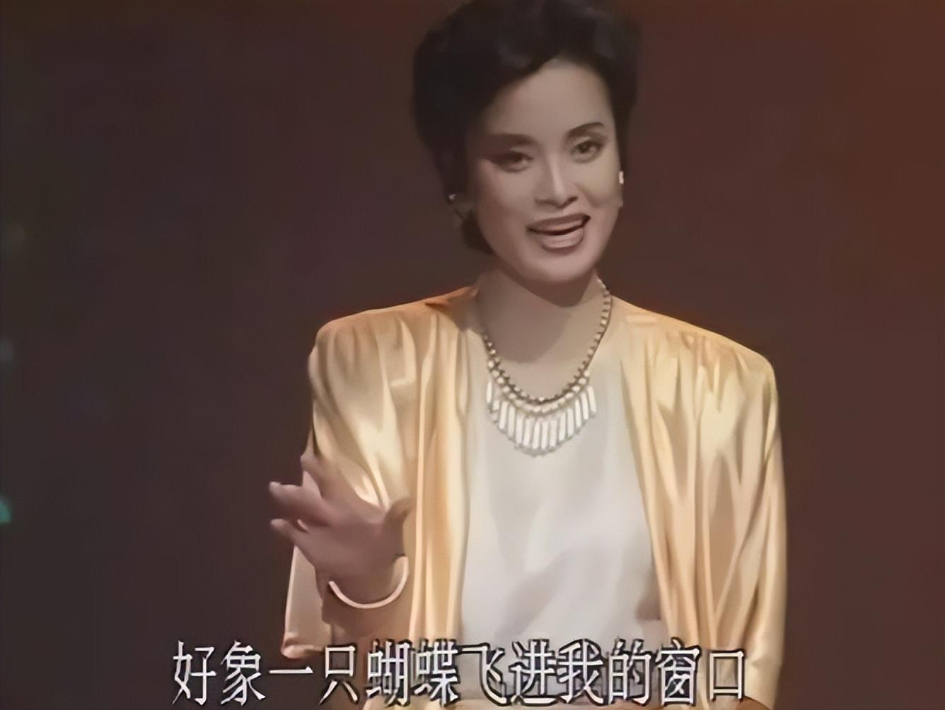 龙年央视春晚看完到场明星后网友哭喊请重播88年春晚