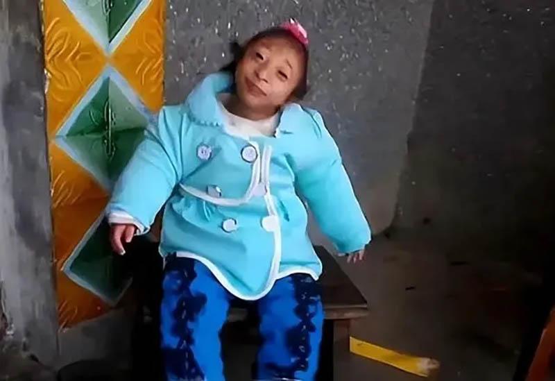 2009年产妇生下一小猴子杂技团出高价5万卖给我们