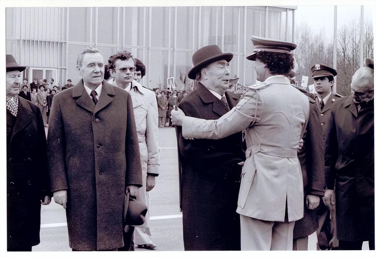 卡大佐生前有多癫?轮番挑衅五大国