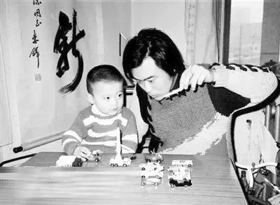 回顾"童话大王"郑渊洁长子:小学毕业就辍学在家,今是亿万富翁