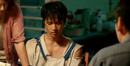 4天破5亿票房第二十条振聋发聩雷佳音将成下一个刘德华