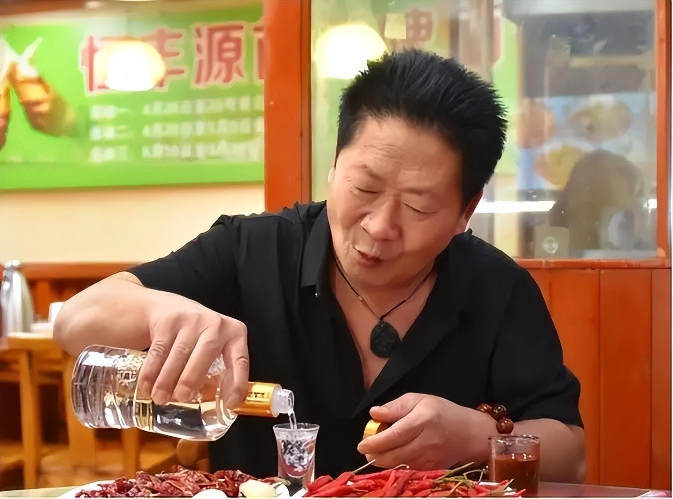 回顾中国辣王李永志5斤辣椒配白酒38年亦如此如今被人遗忘