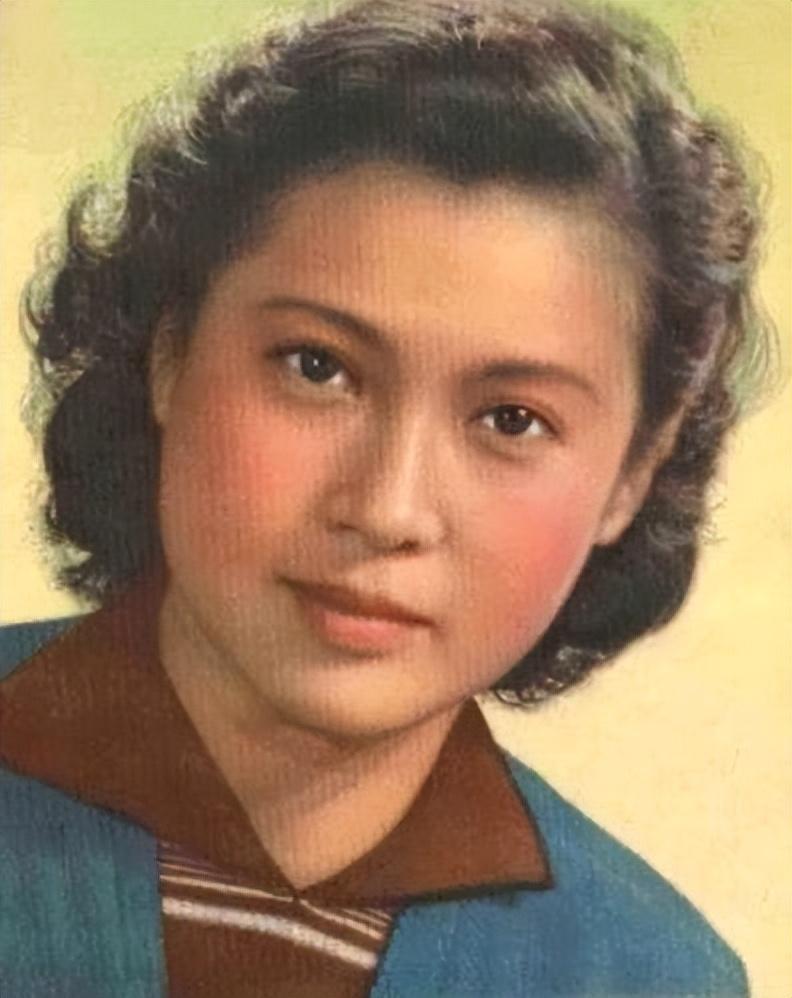 秦怡一婚被丈夫以死逼婚二婚丈夫出轨亲妹她说都是我的错