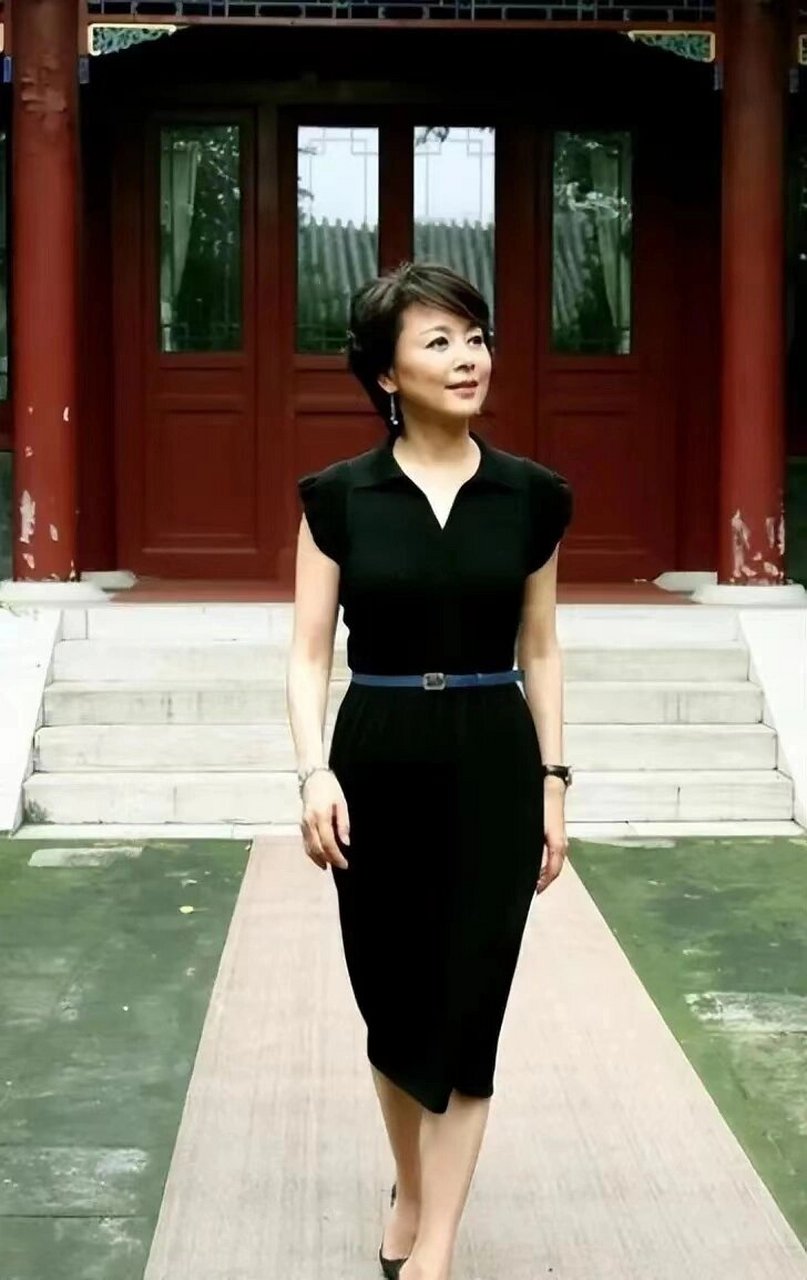 张建亚离婚34年后张建亚拍再度翻红  99 张建亚,这位才华横溢的导演