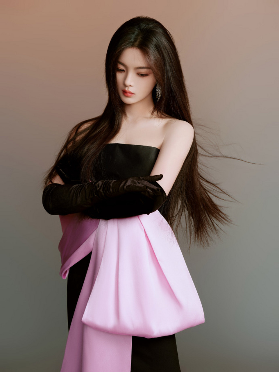 杨超越竟然发了这样一组照片,真的是美翻了.