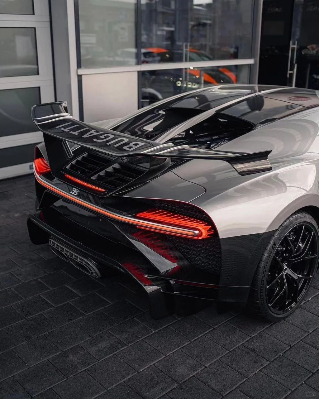 布加迪 chiron!它简直超出了我的想象!