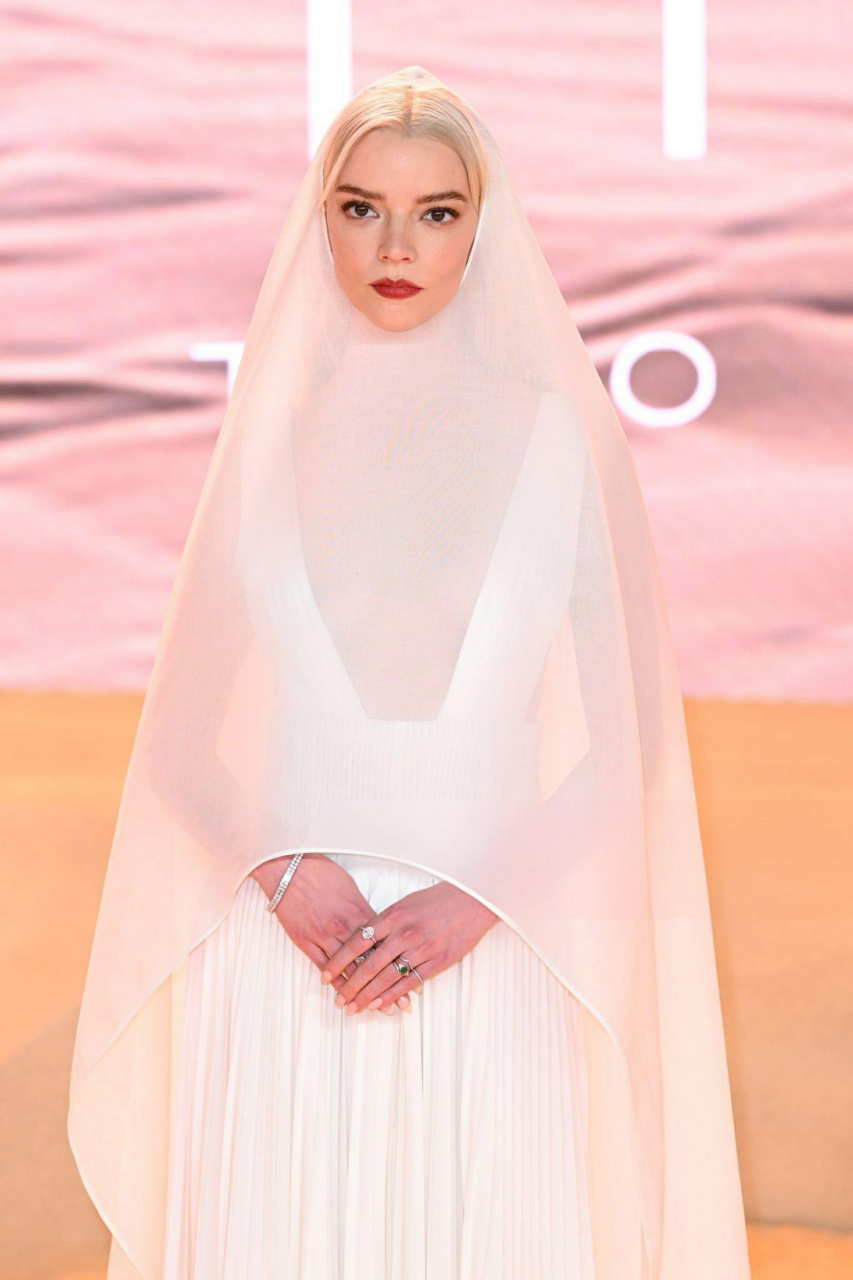 安雅泰勒乔伊# #电影沙丘2#  安雅·泰勒-乔伊(anya taylor-joy)出席