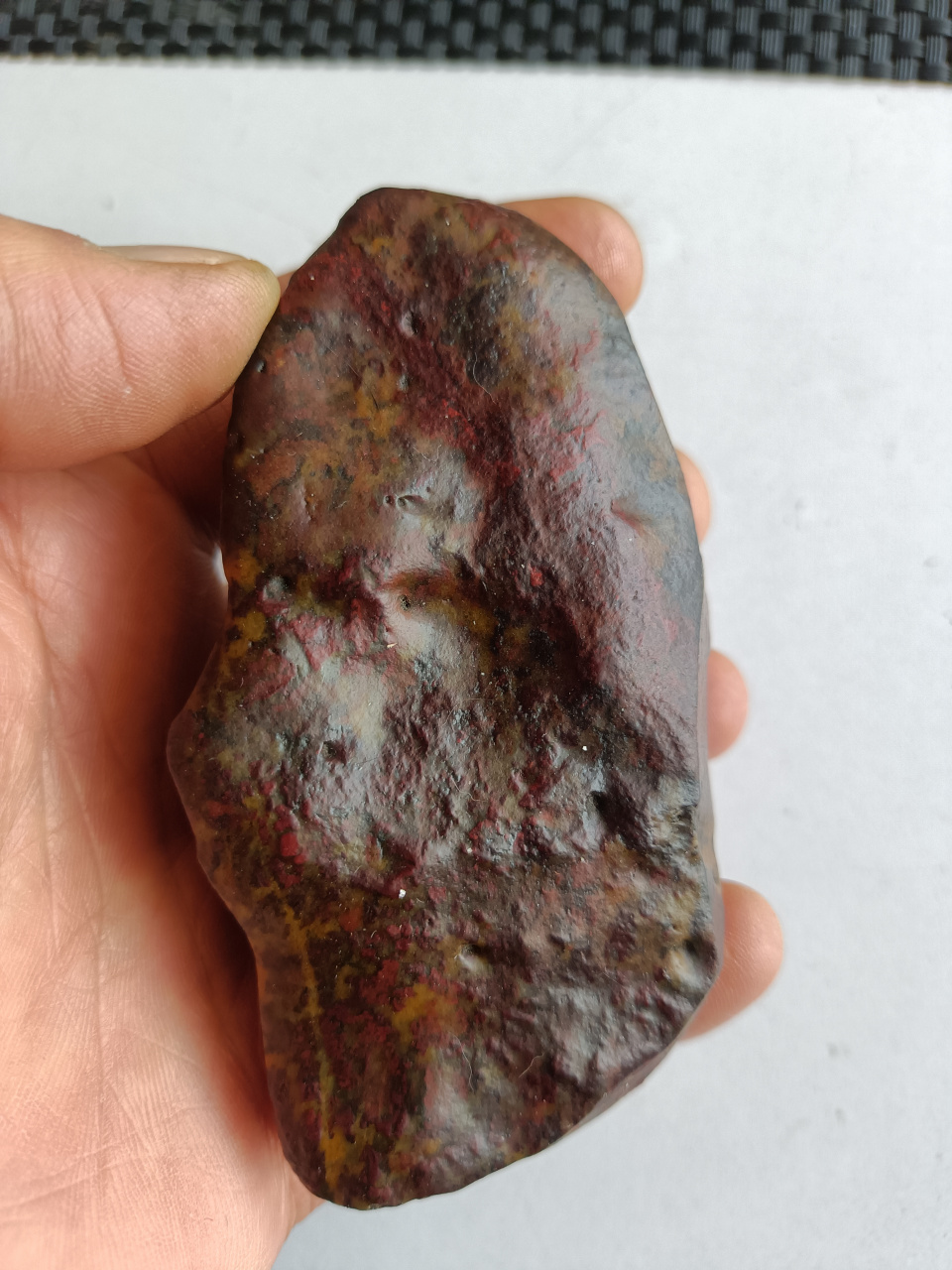 淖毛湖花伊丁,民间陨石品种,有磁.品相好.规格10*6*4.5厘米,重量325.