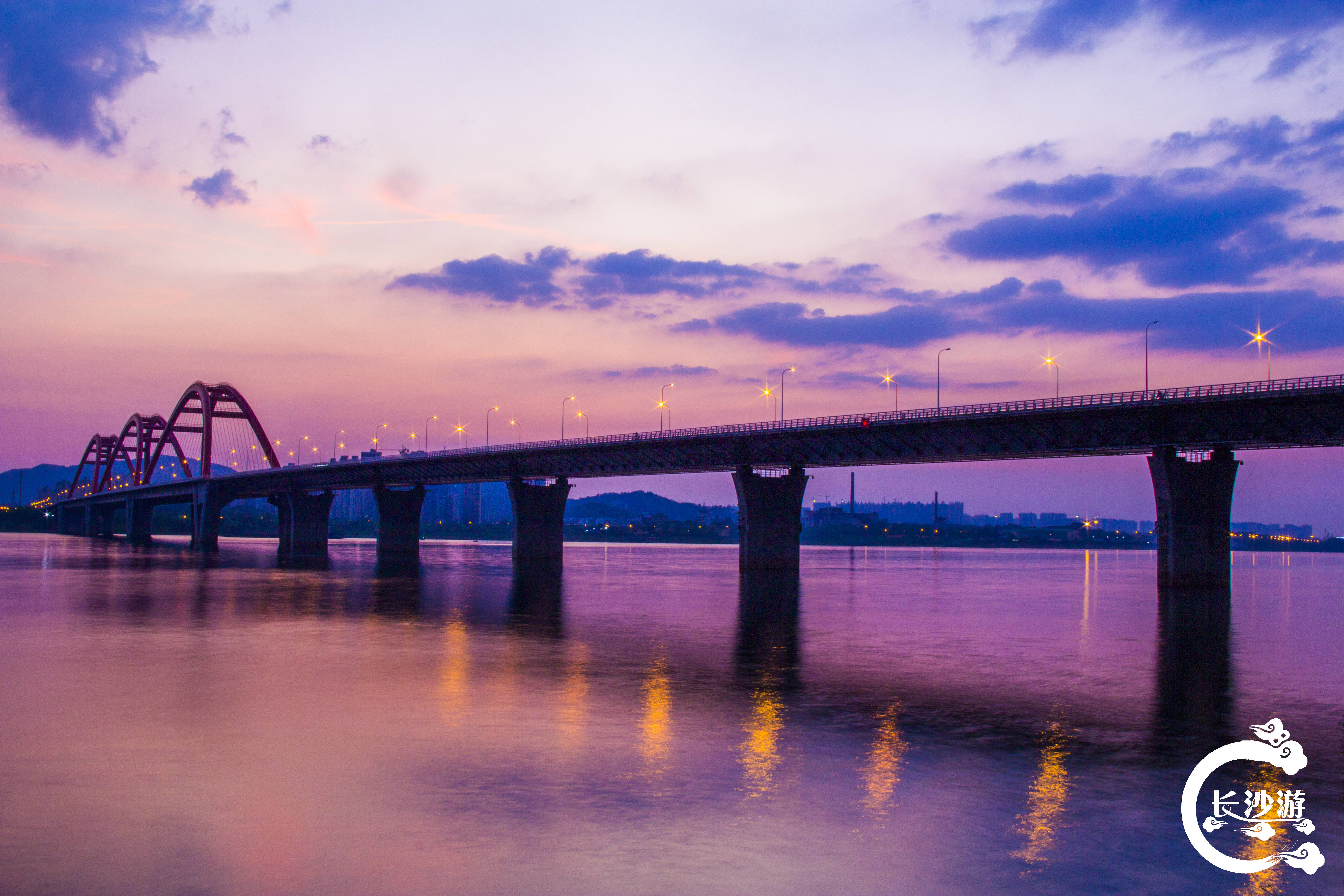 长沙福元路大桥:赏夕阳夜景的绝佳之地!