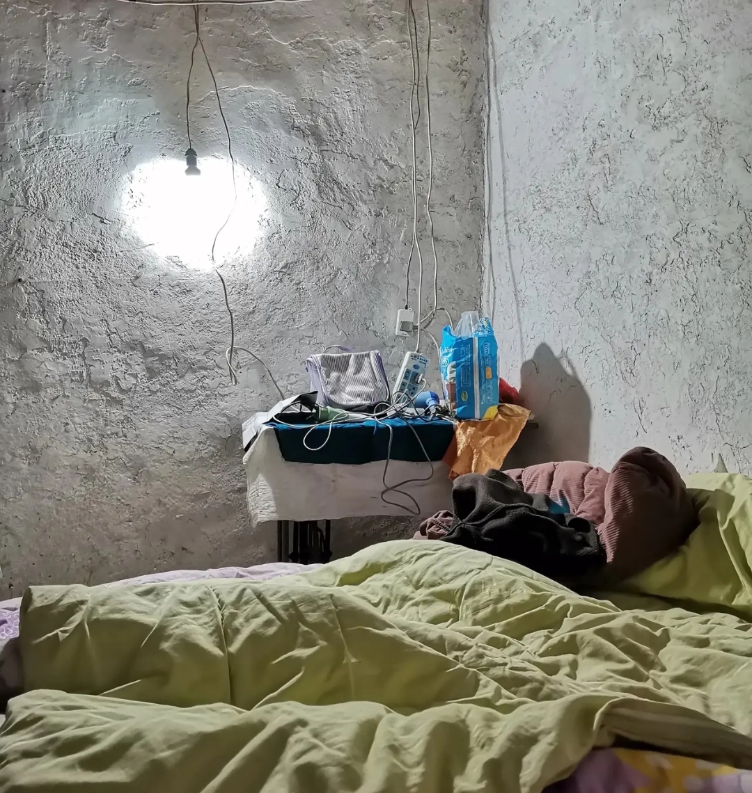 这是我今晚睡的房间,在婆婆家,说实话,一开始我是