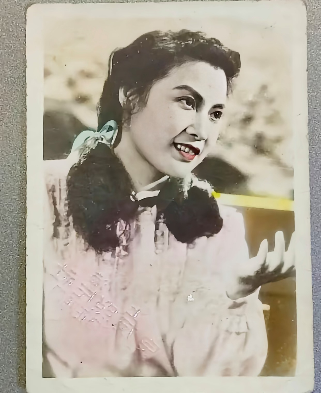 艺术家秦怡不同时期的照片  秦怡的长相是标准的东方美人,骨相美更让