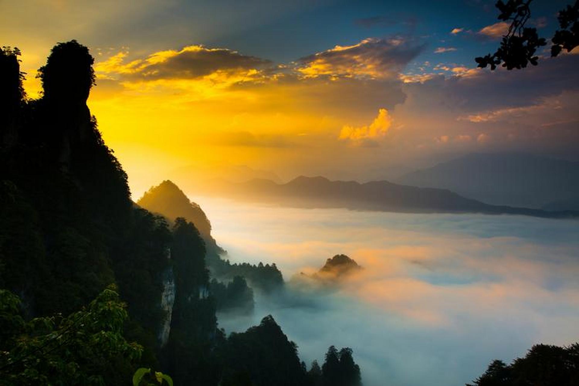 光雾山,南龛山的奇景,漫步于宁静河边的浪漫.