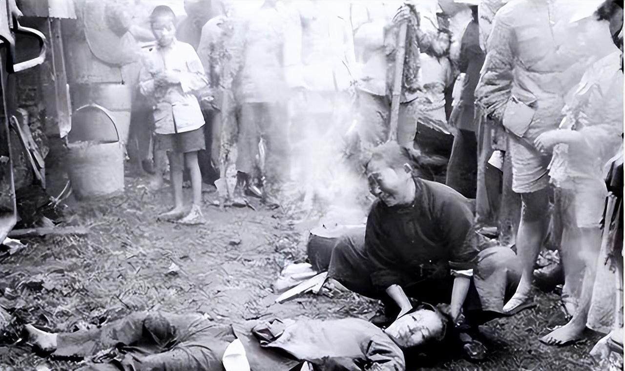 这声音属于曹黑毛所生的孩子,一个无辜的新生命,但却被她毅然放弃.