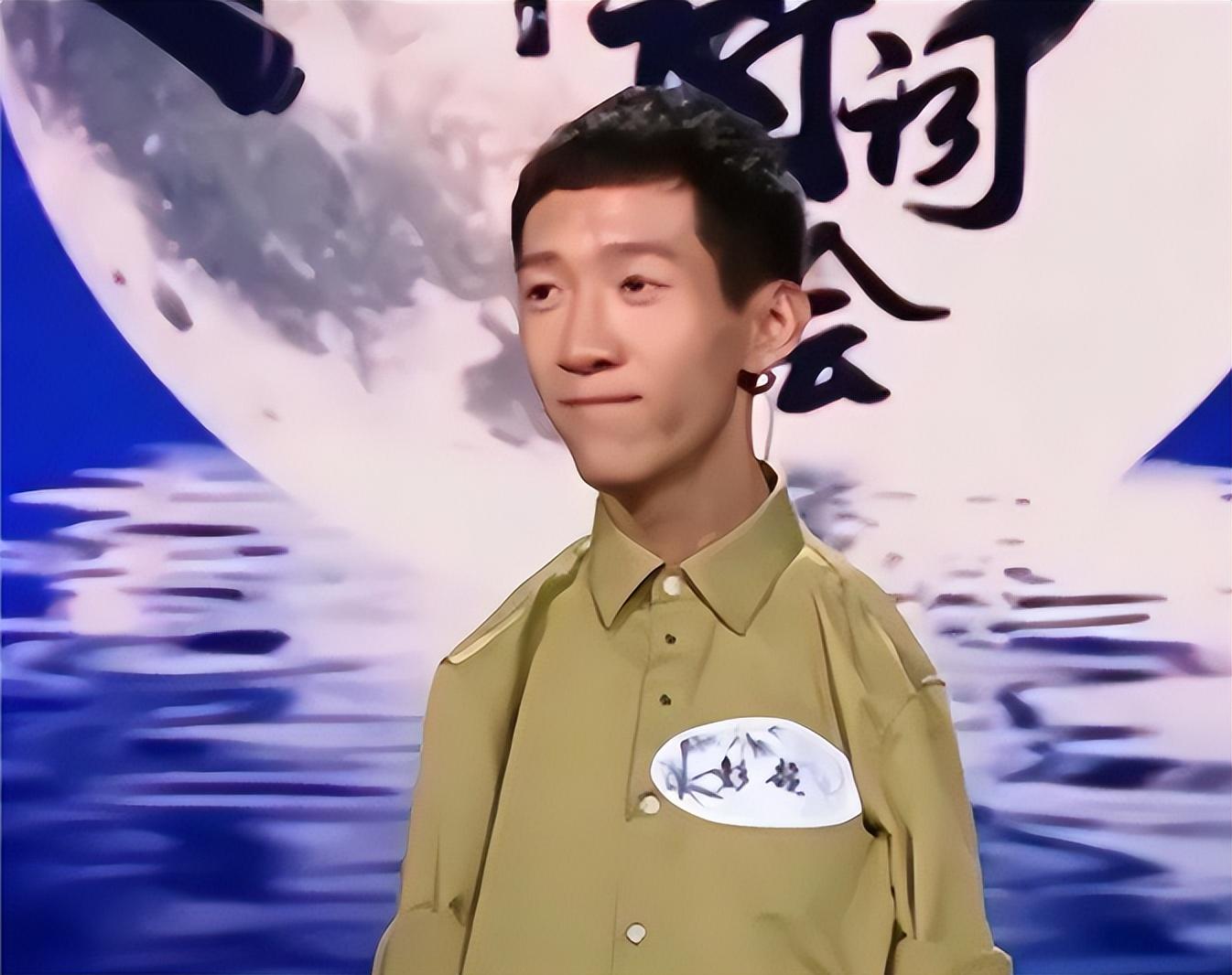 回顾无臂少年彭超6岁因触电失去双臂靠双脚写字考进四川大学