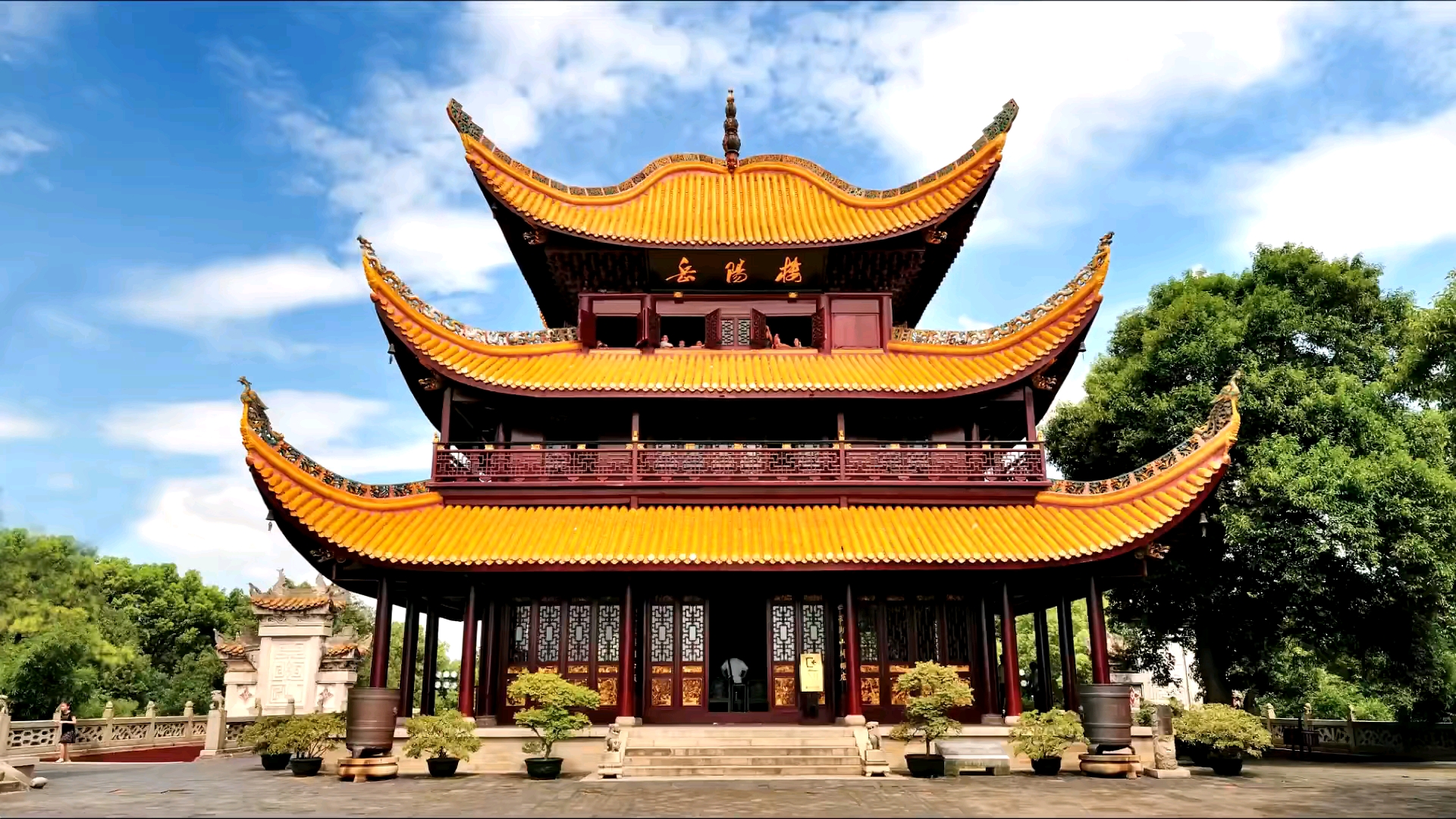 湖南旅游攻略,探索湖南的自然奇观和美食热点