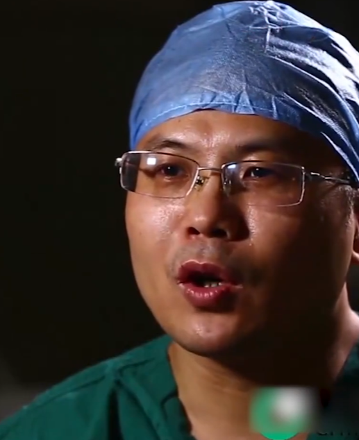 回顾46岁男子意外跌落身体遭钢筋贯穿医生倒吸一口凉气