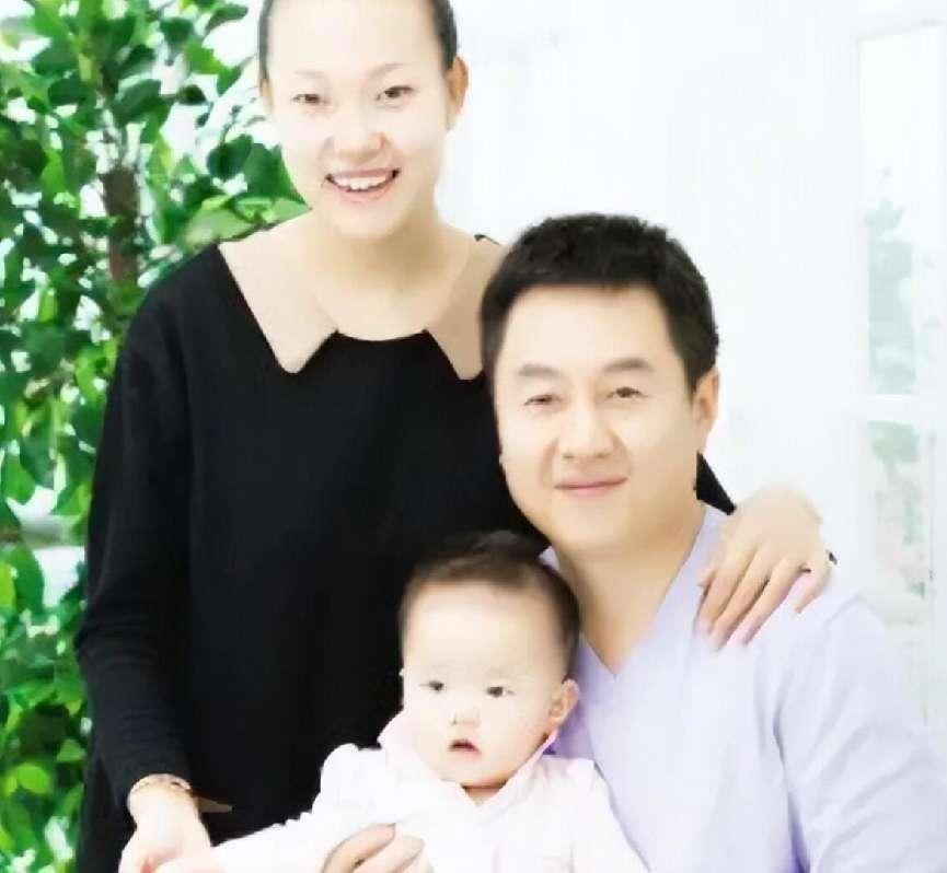 回顾施之皓近况二婚娶李楠赴巴新执教如今面容尽显苍老之态