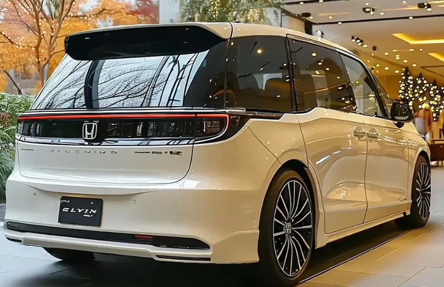 全新艾力绅渲染图曝光,超大空间,后排像双人床,或2025年上市