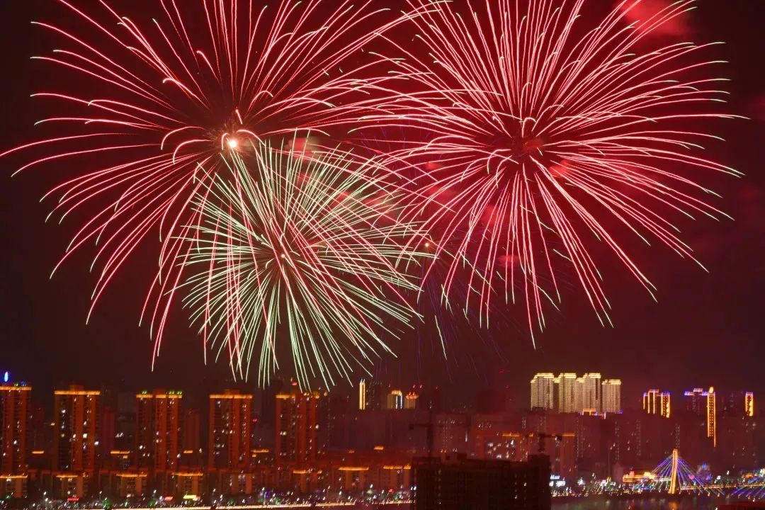 宜古宜今天上琼楼玉宇怎比人间璀璨夜景灯火可亲临洮,你怎么这么好看