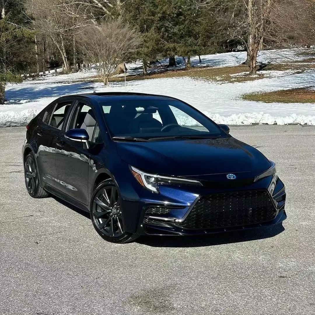 全新2024款丰田卡罗拉1.8l混动版:运动风格与四驱同行