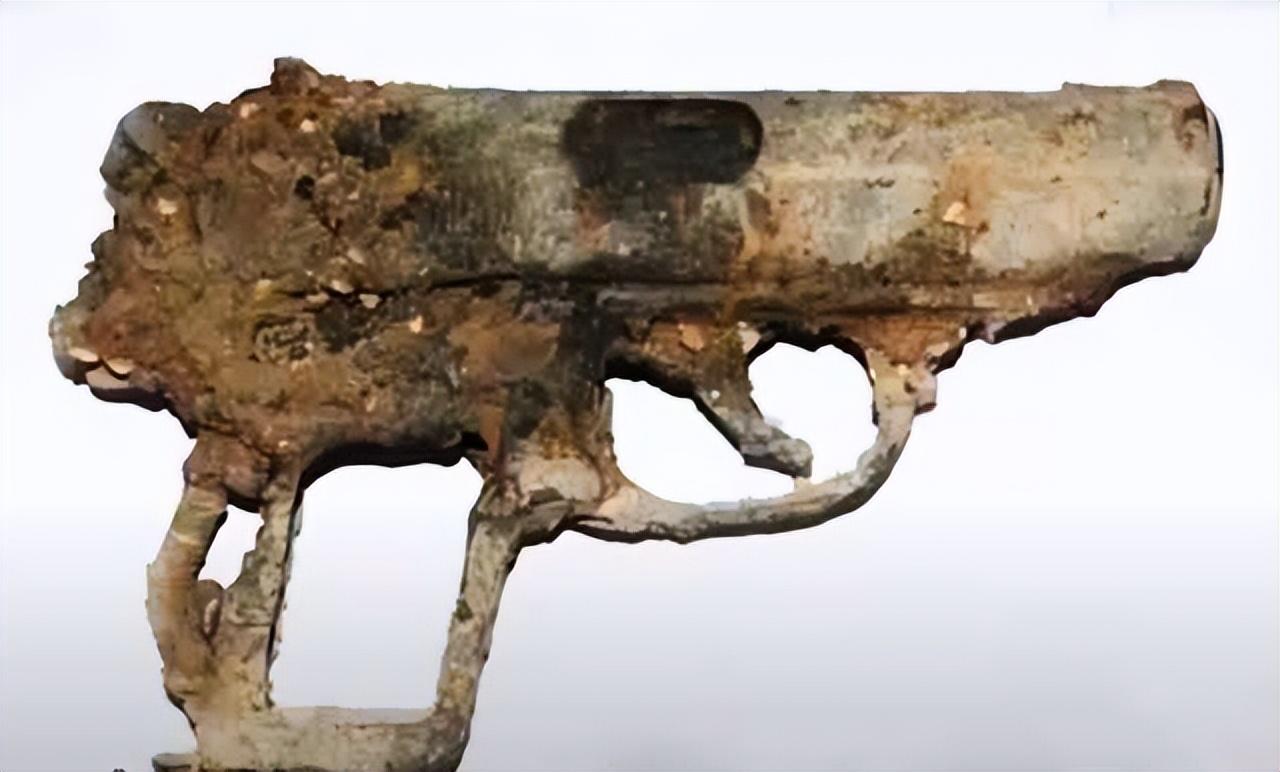 16年贵州狱警给双规局长录指纹电脑突然报警狱警一看火速上报