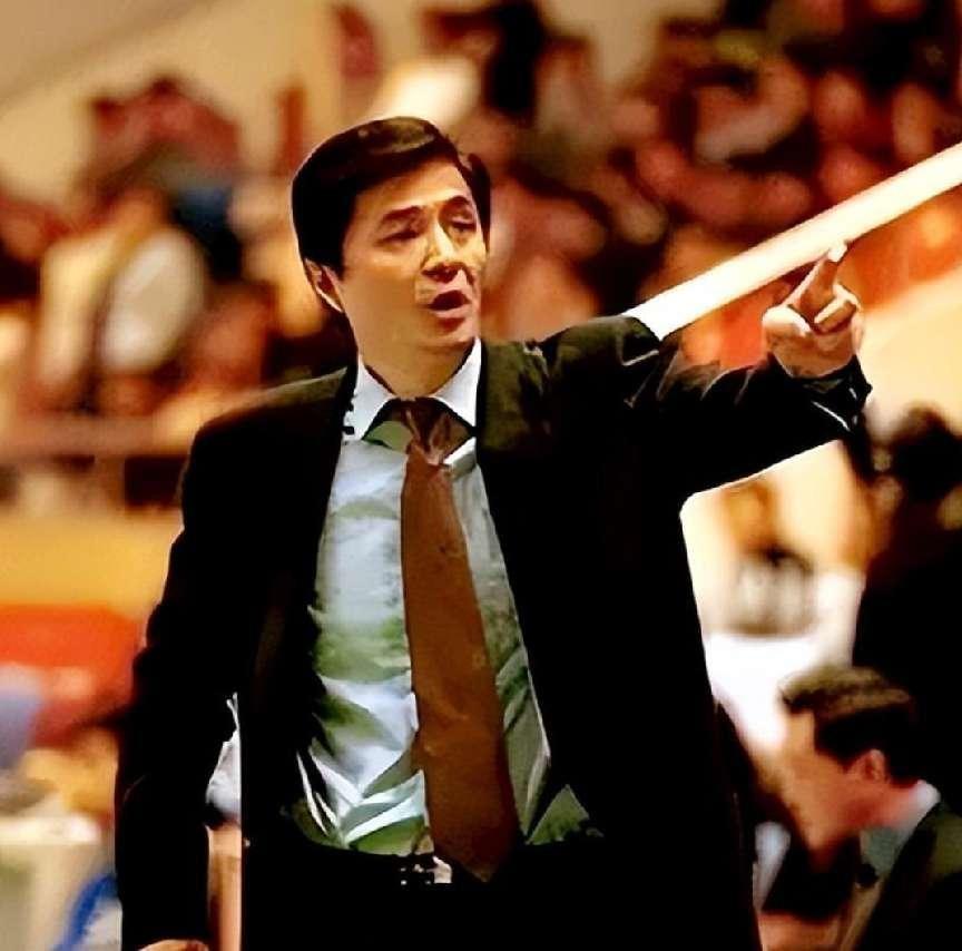 回顾男排主帅汪嘉伟51岁二婚娶将门虎女成为能源大亨