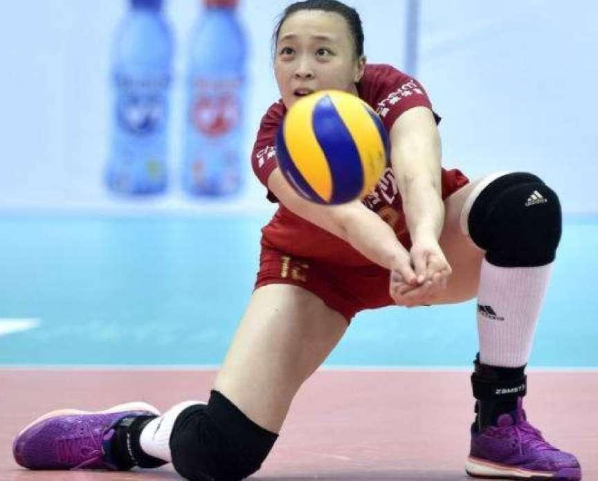 她的表现不仅令观众印象深刻,也让世界见证了中国女排的力量与韧性.