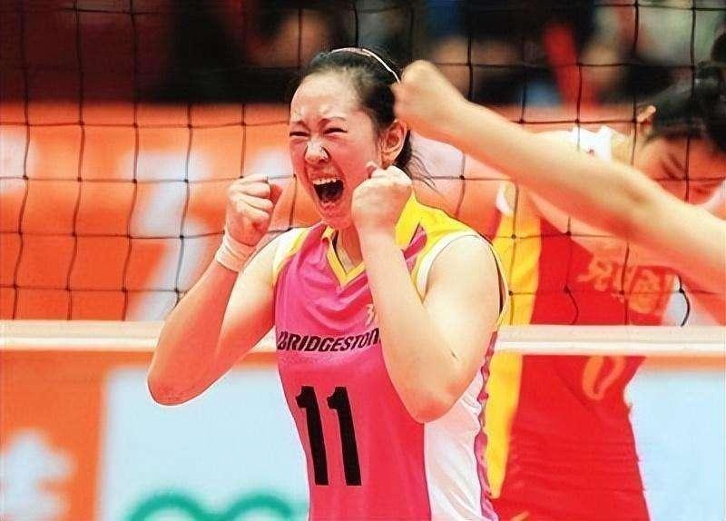 回顾女排米杨嫁上海名将41岁仍两颊圆润现今与继女相处融洽