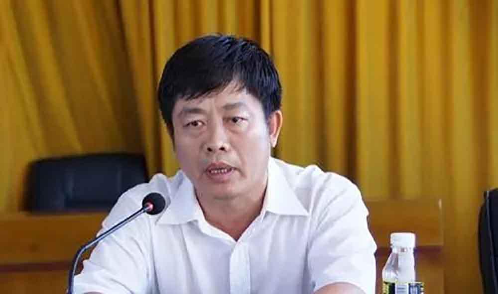 海南大孝子常委文海2010年送母亲24箱书民警打开面露惊色